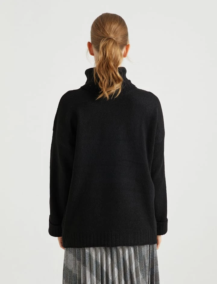 Rollkragenpullover in Schwarz Rollkragenpullover In Schwarz -Modebekleidungs Geschäft bgn rollkragenpullover in schwarz 2