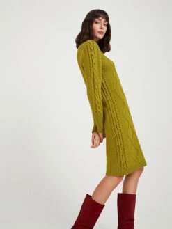 Strickkleid In Oliv -Modebekleidungs Geschäft bgn strickkleid in oliv 3