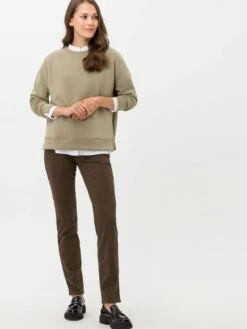 BRAX Sweatshirt "Bo" In Khaki -Modebekleidungs Geschäft brax sweatshirt bo in khaki 2