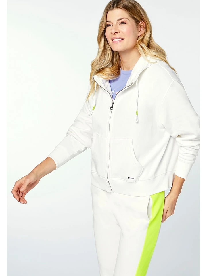 Sweatjacke "Inola" in Weiß Chiemsee Sweatjacke "Inola" In Weiß -Modebekleidungs Geschäft chiemsee sweatjacke inola in weiss 1