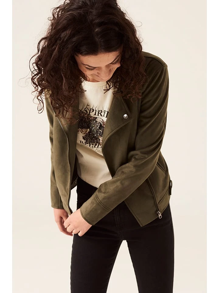 Übergangsjacke in Oliv Garcia Übergangsjacke In Oliv -Modebekleidungs Geschäft garcia ubergangsjacke in oliv 1