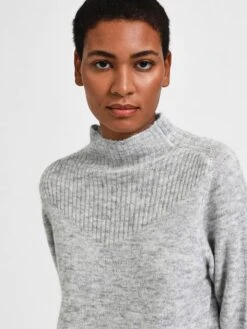 Selected Femme Strickkleid "Mally" In Hellgrau -Modebekleidungs Geschäft selected femme strickkleid mally in hellgrau 4