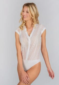 Body "Mary" In Weiss