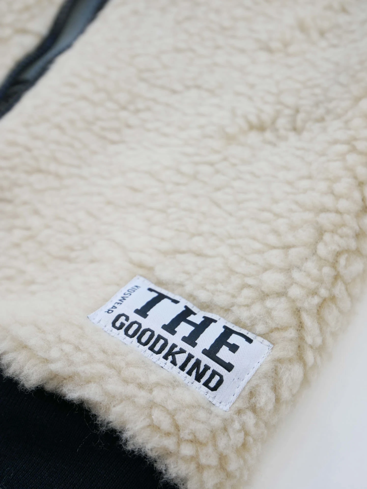 Teddy Wendejacke in Beige Teddy Wendejacke In Beige -Modebekleidungs Geschäft thegoodkind teddy wendejacke in beige 4